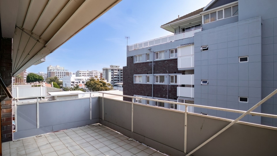 To Let 2 Bedroom Property for Rent in Sea Point Western Cape